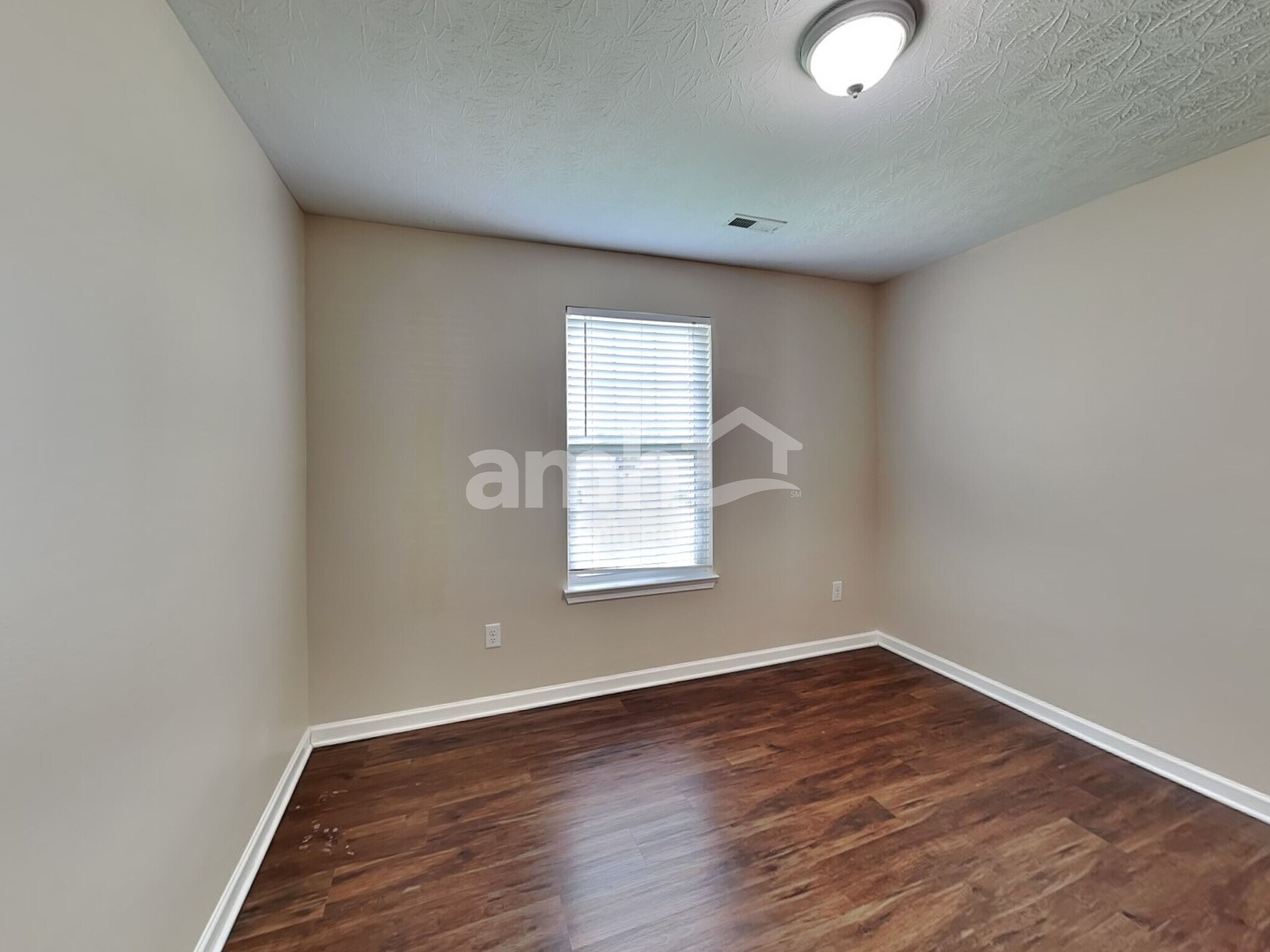 Building Photo - 5929 Marsh Cir