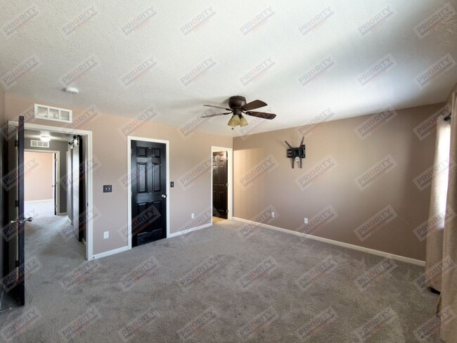 Building Photo - 3301 Quacker Ave