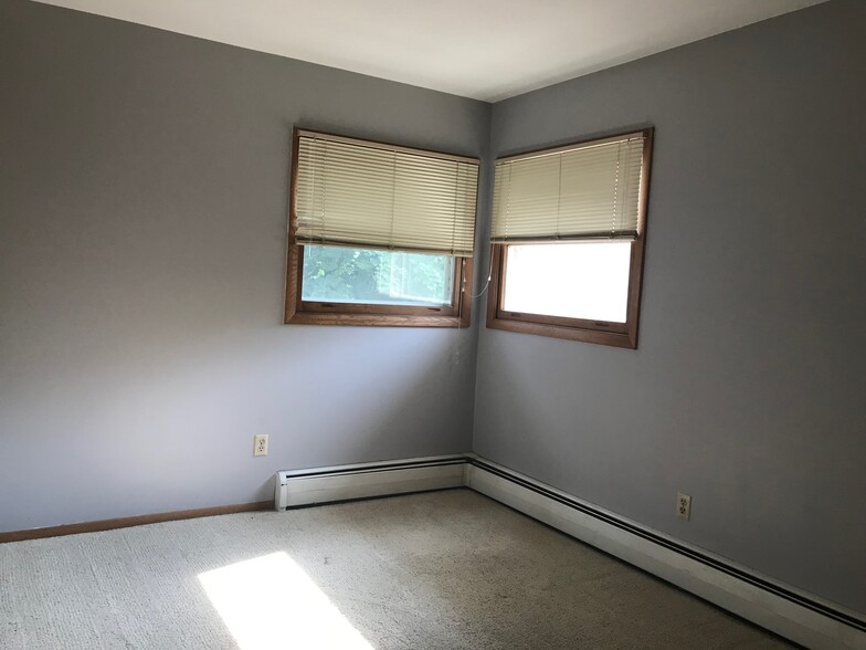 Building Photo - 413 S Charter St