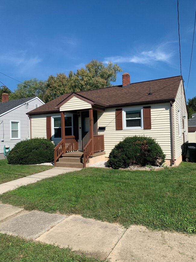 Primary Photo - 228 E Madison Ave