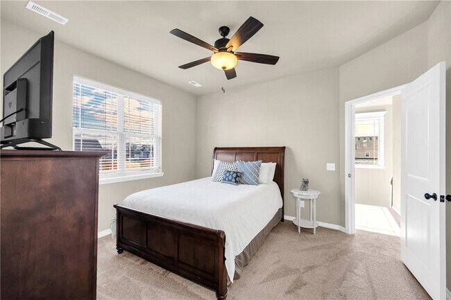 Building Photo - 442 SW Glover St