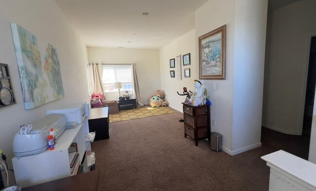 Building Photo - Spacious 3 Bedroom 2.5 Bath condo with large bonus room in Freedom Ca