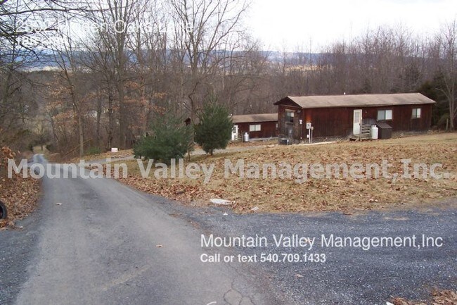 Primary Photo - 2892 Hidden Oaks Ln