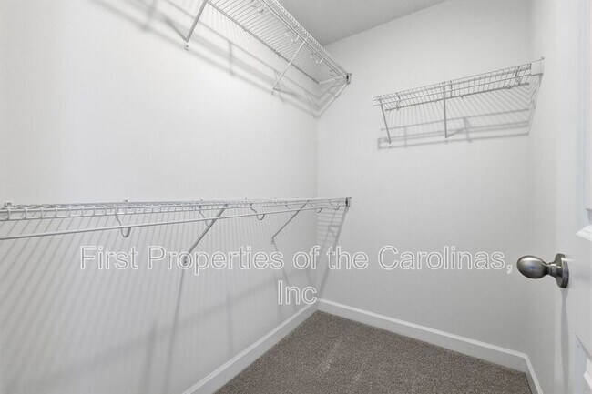 Building Photo - 238 Tiger Lily Dr