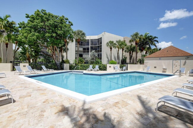 Building Photo - 5901 Camino Del Sol