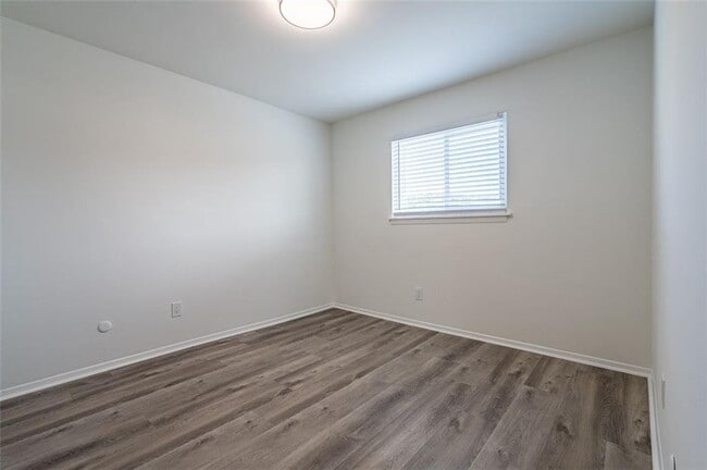 Building Photo - 740 Mozley Dr SE