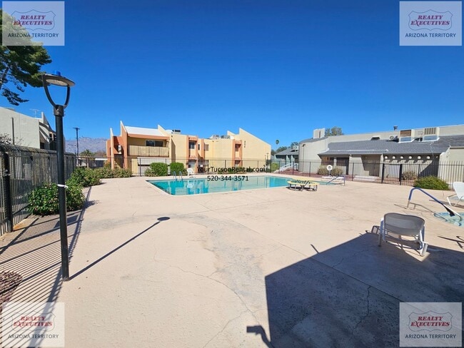 Building Photo - 22nd & Kolb Area Condo - Upstairs unit in Langley Gardens