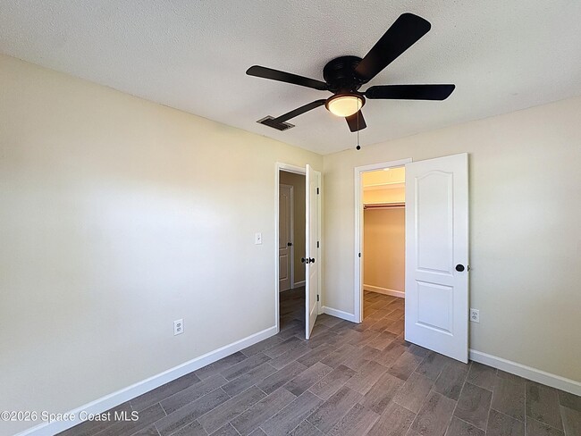 Building Photo - 1315 Lester Ct