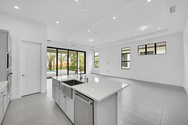 Building Photo - 13917 Vivant Dr