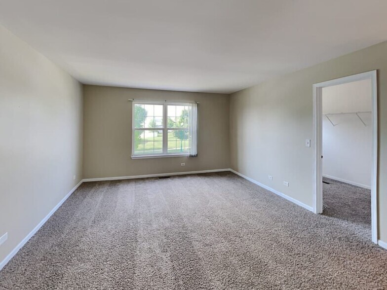 Building Photo - 6223 Pond View Dr