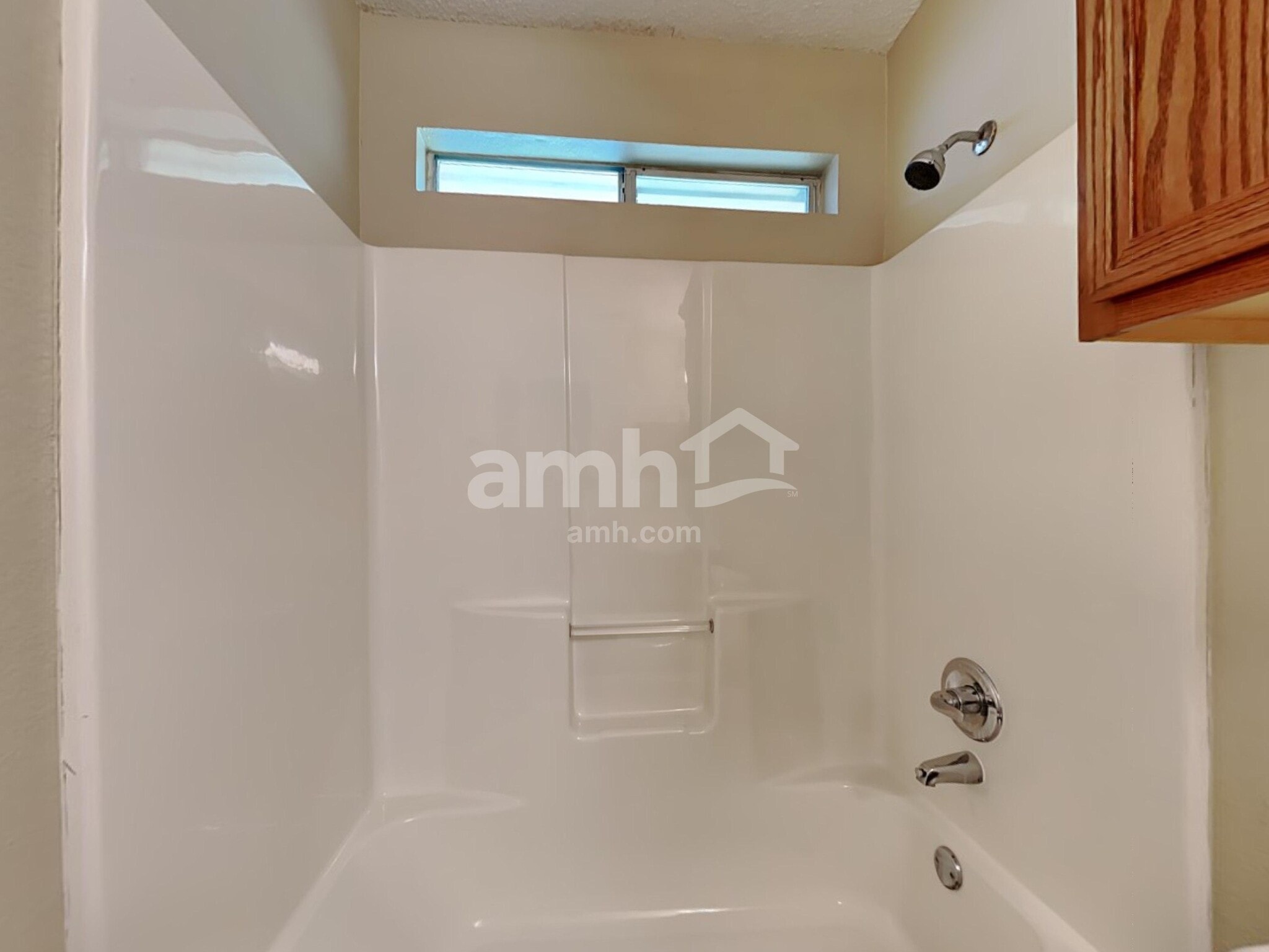 Building Photo - 733 Grandview Ave