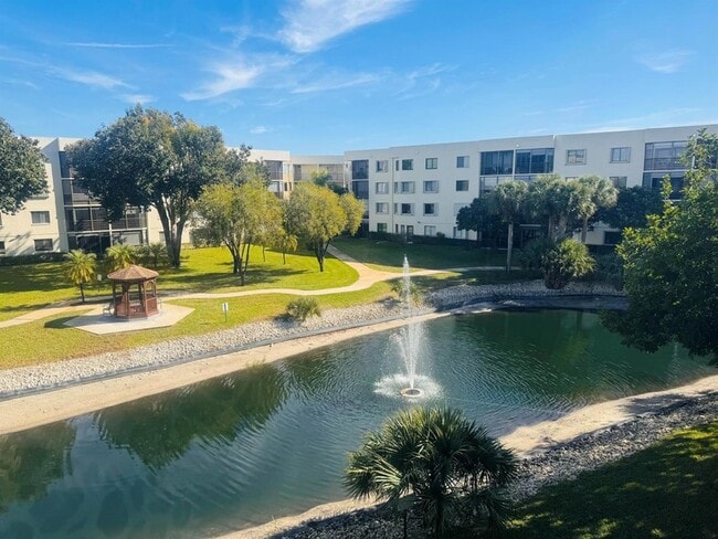 Building Photo - 3178 Via Poinciana