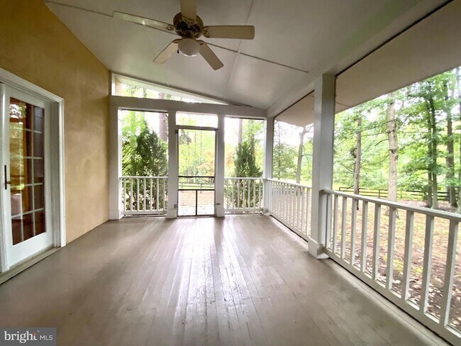 Building Photo - 5080 Harvest Ln