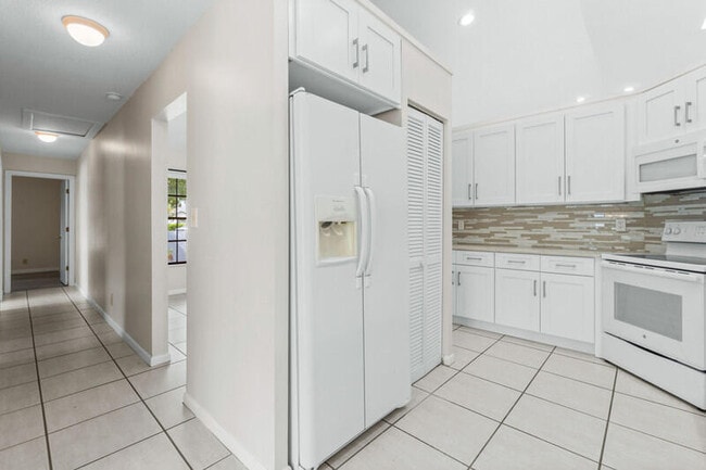 Building Photo - 13485 Orchid Ct