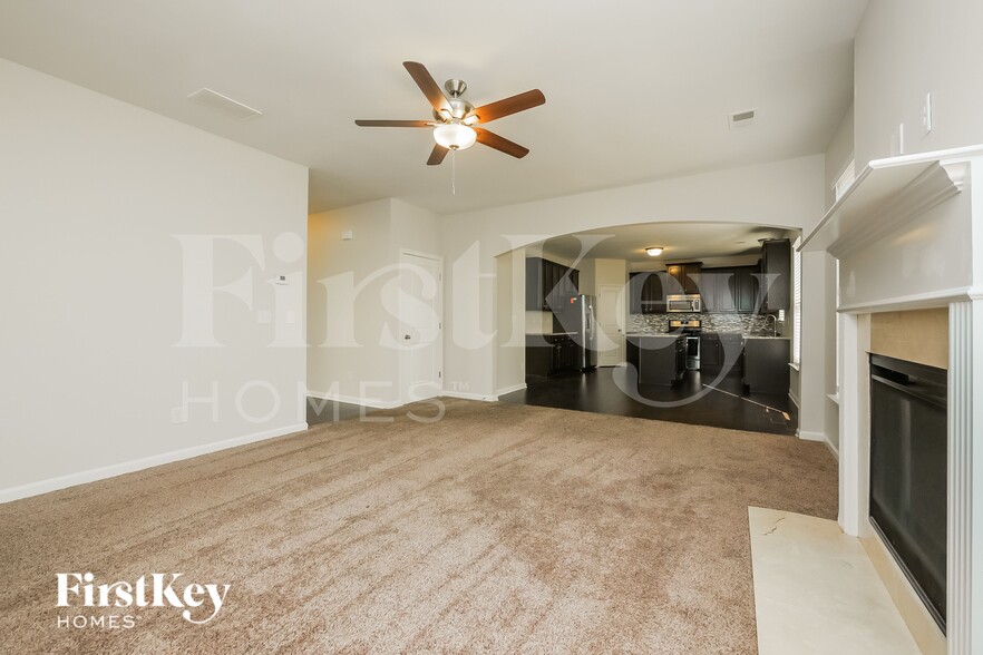 Building Photo - 719 Hot Springs Trail