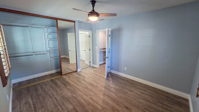 Building Photo - 16129 Sunny Ct