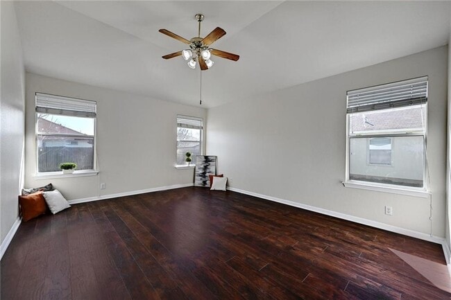 Building Photo - 317 McCoy Ln