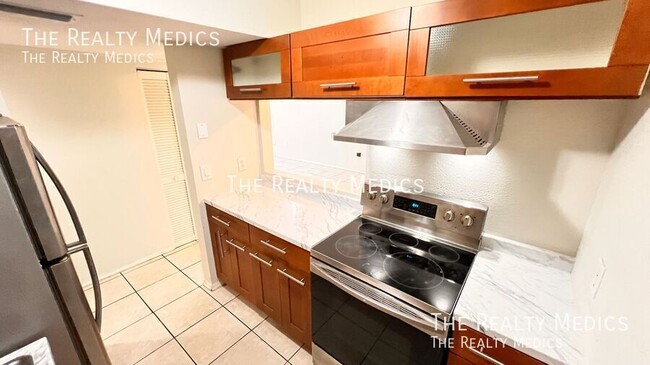 Building Photo - 3280 S Semoran Blvd