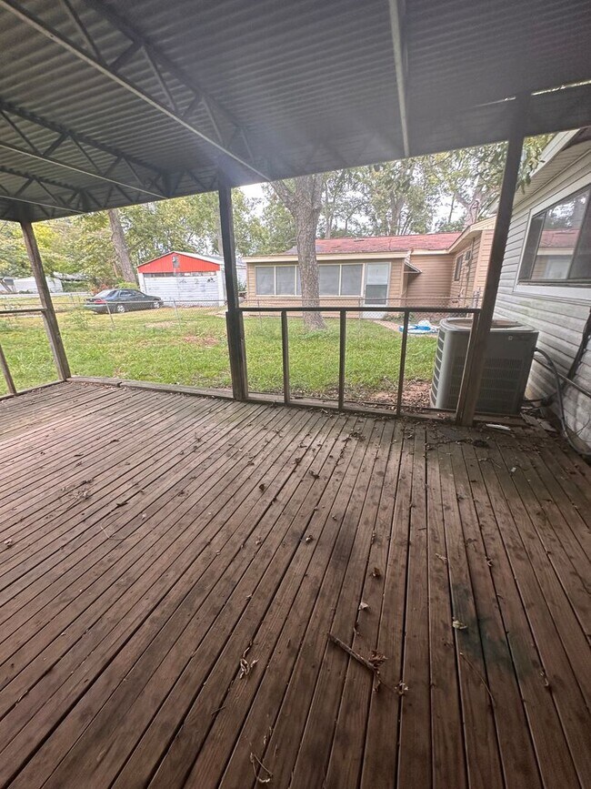 Building Photo - 3303 Thunderbird Ln