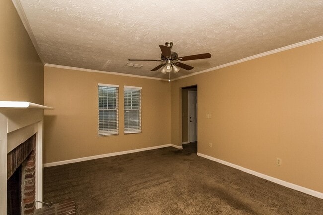 Building Photo - 1425 Riverline Trail