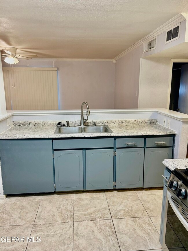 Building Photo - 11117 Shiner Ave