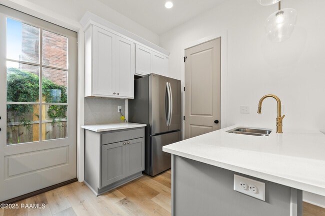 Building Photo - 202 Steiner Oaks