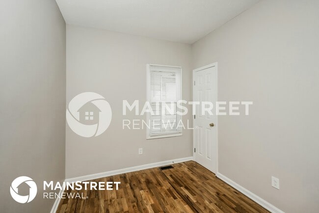 Building Photo - 319 S 43rd St