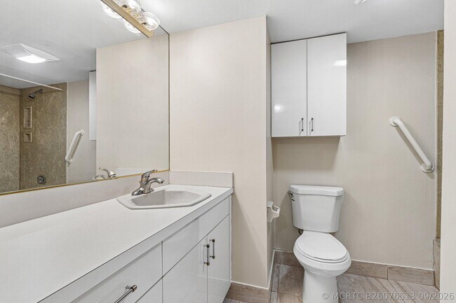 Building Photo - 6562 Boca Del Mar Dr