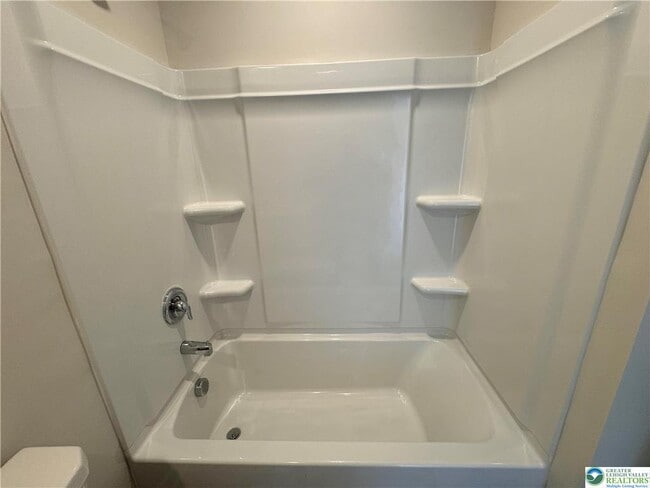 Building Photo - 7666 Clayton Ave