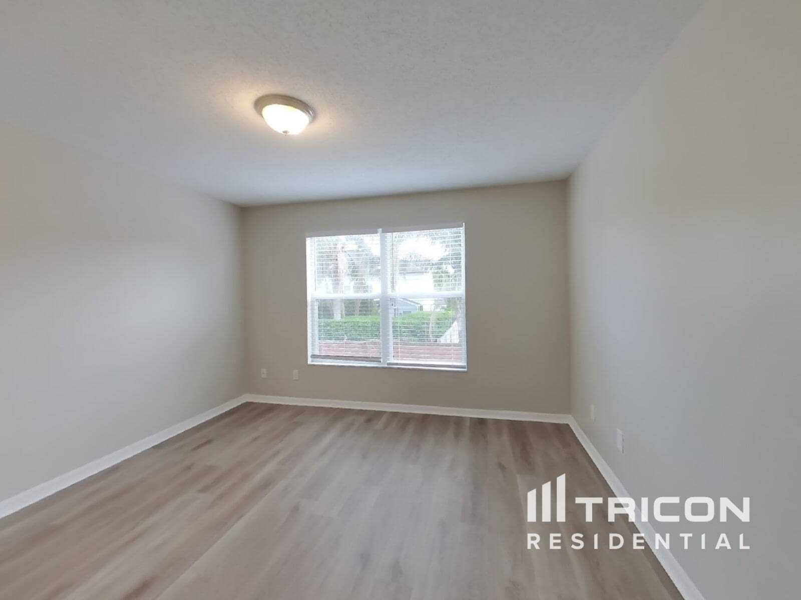 Building Photo - 1360 Holly Glen Run