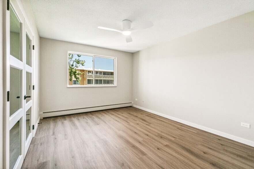 Building Photo - 725 S Alton Way