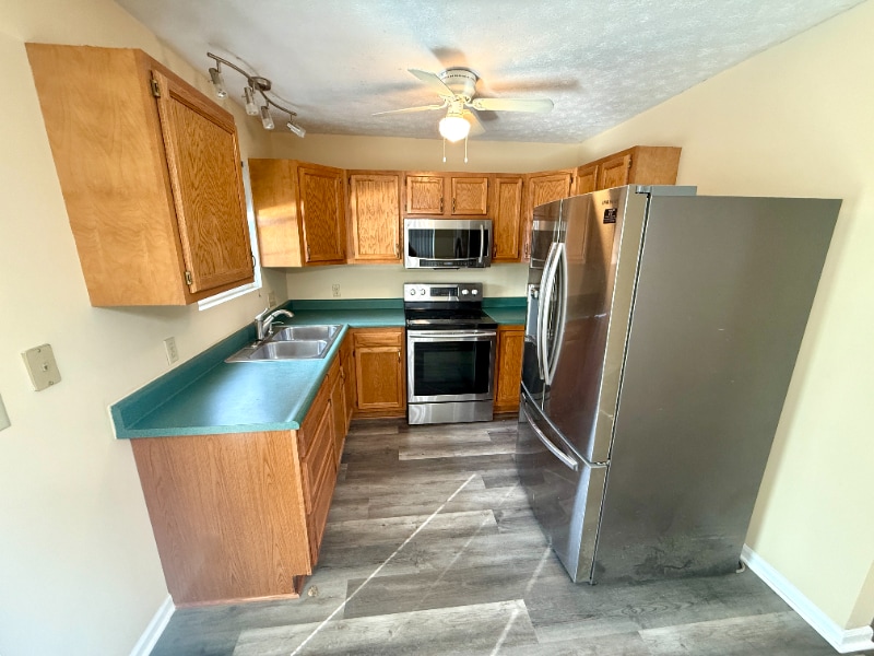 Building Photo - 3602 E 5th St