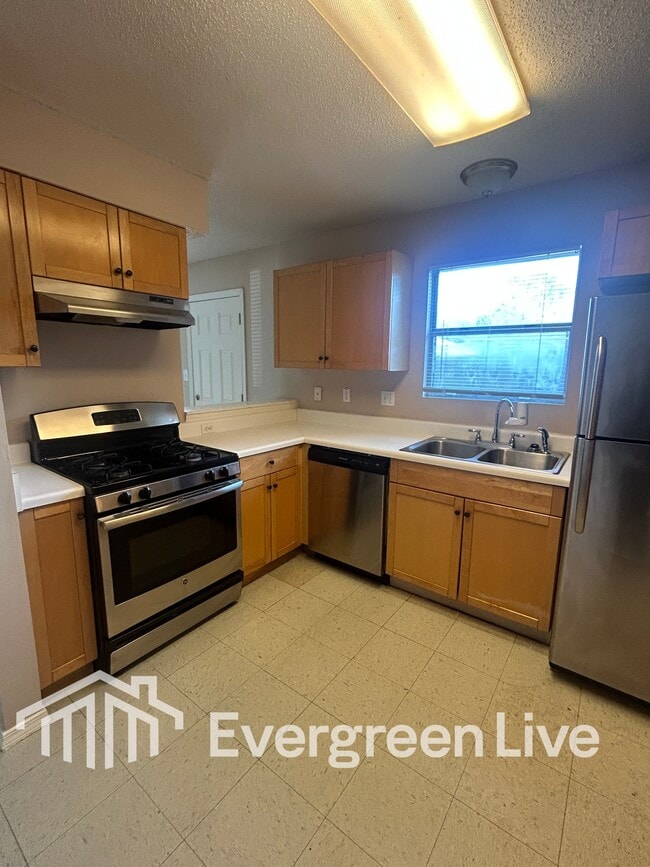 Building Photo - 64 Boreal Ct