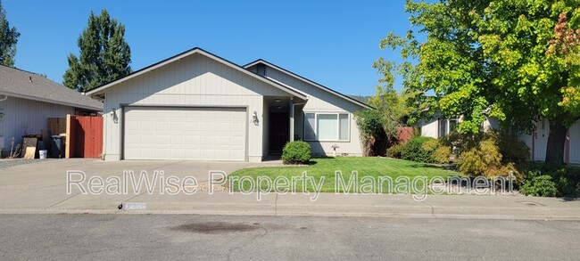 Primary Photo - 2210 SW Bridge St