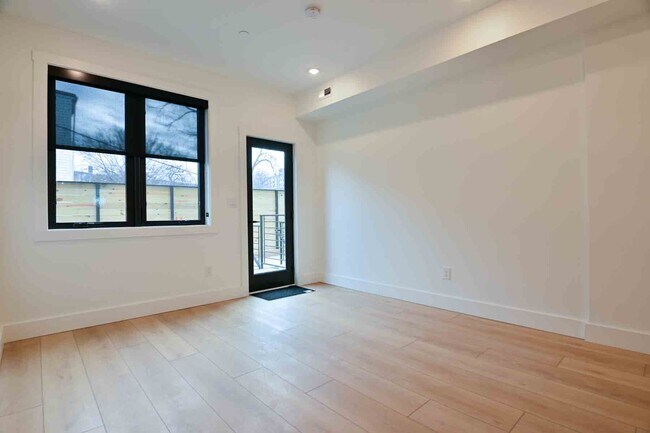 Building Photo - 2639 4th St NE