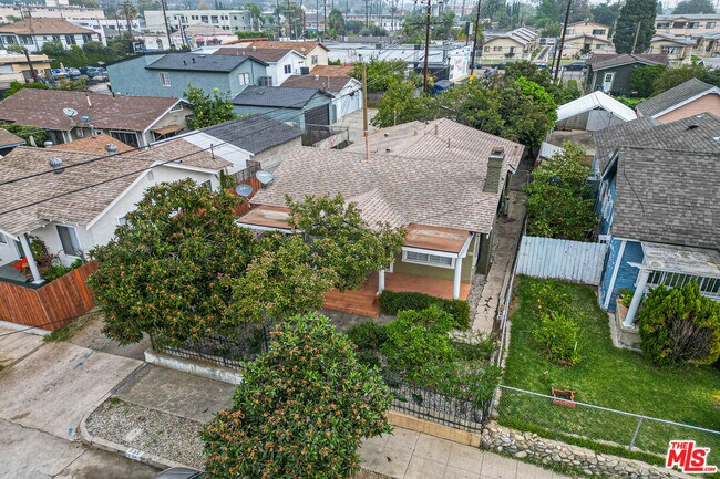 Building Photo - 235 Joy St