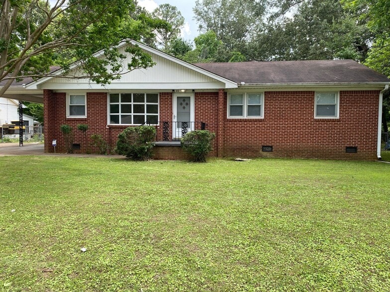 Primary Photo - 44 Charjean Dr