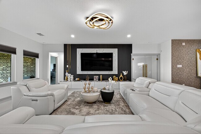 Building Photo - 31410 Hexan Hts Ln