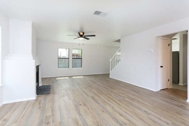 Building Photo - RENOVATED 3-BEDROOM HOME IN CONVERSE, JUDS...