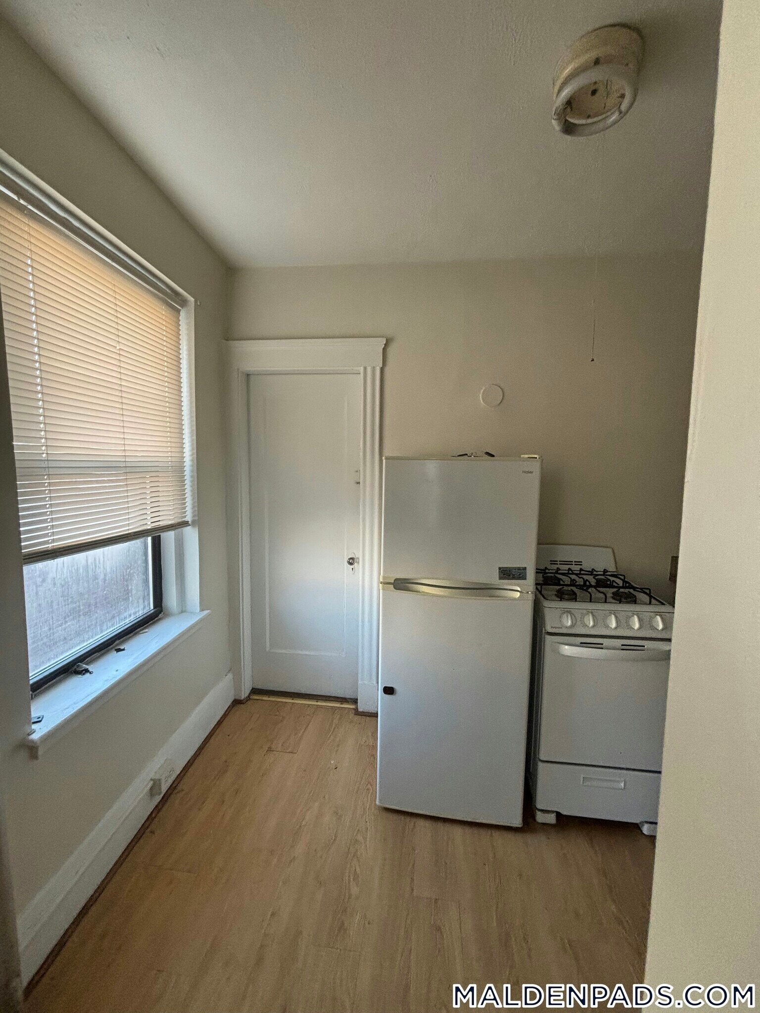 Building Photo - 349 Pleasant St