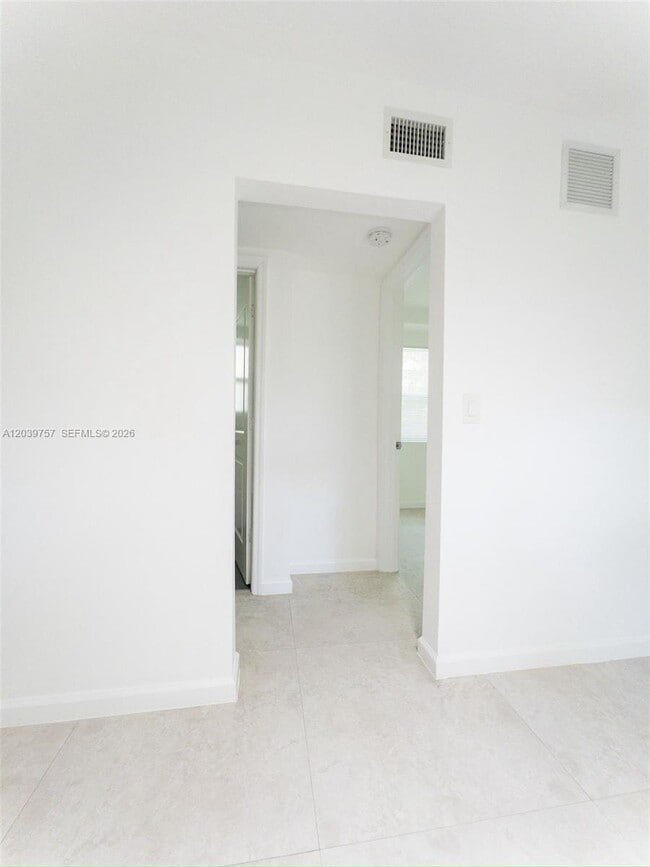 Building Photo - 3676 Oak Ave