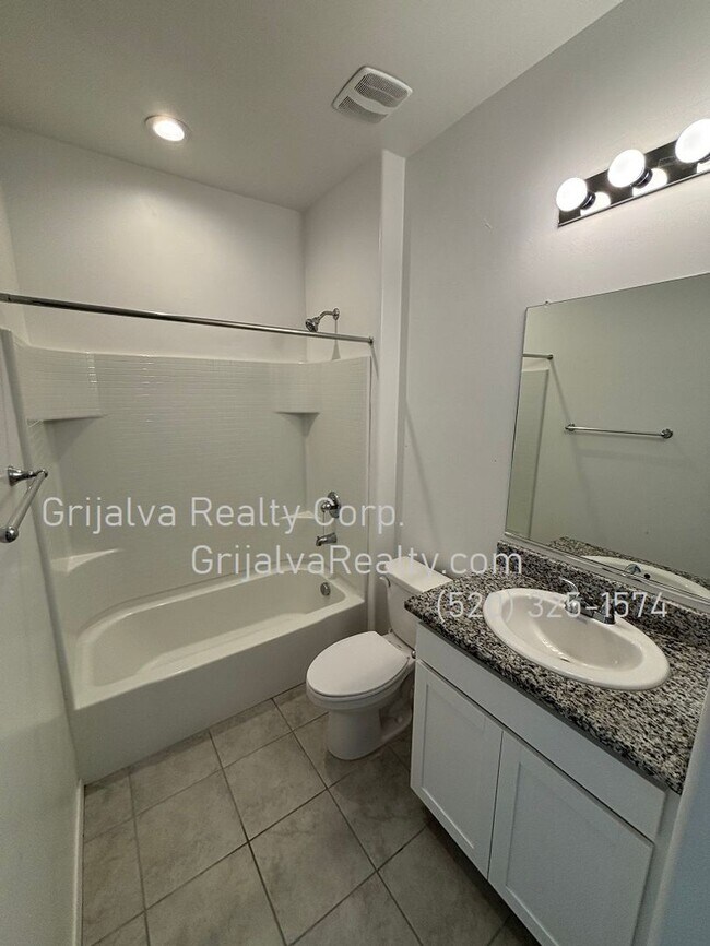 Building Photo - Beautiful 4 Bedroom, 3 Bath Star Valley Ho...