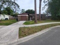 Building Photo - 11464 Pine Forest Ct