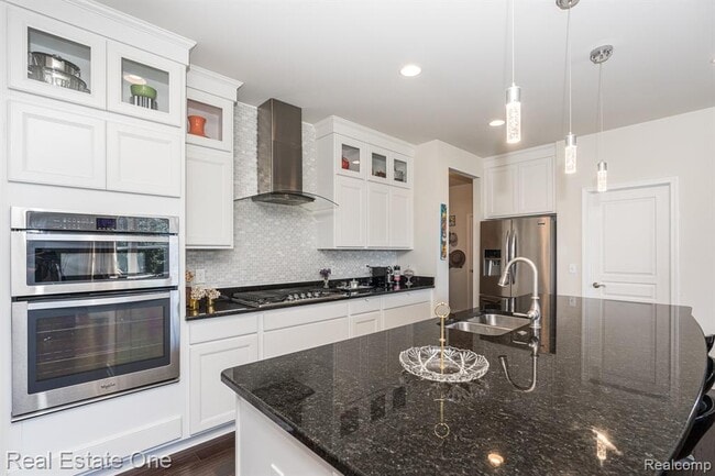 Building Photo - 124 Oakland Crest Dr