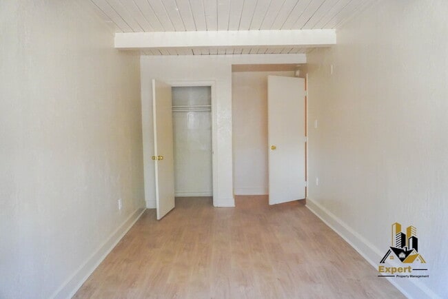 Building Photo - 697 Santiago Ave