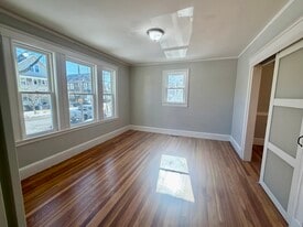 Building Photo - 102 Greaton Rd