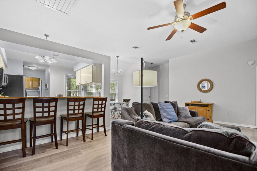 Building Photo - 8432 SW 46 Rd