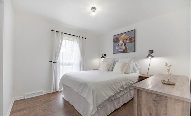 Building Photo - 3BR/2BA Home w/Finished Basement for Rent in Jtown!