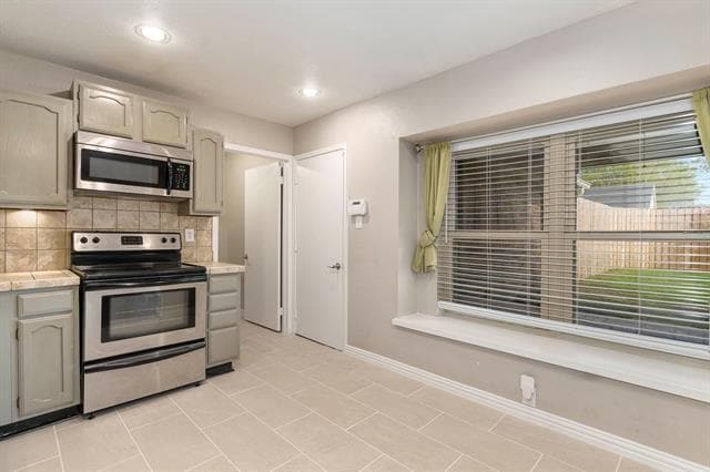 Building Photo - 4248 Ireland St