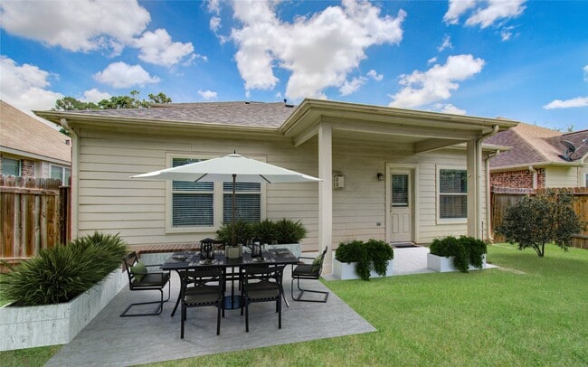 Building Photo - 17607 Memorial Falls Dr